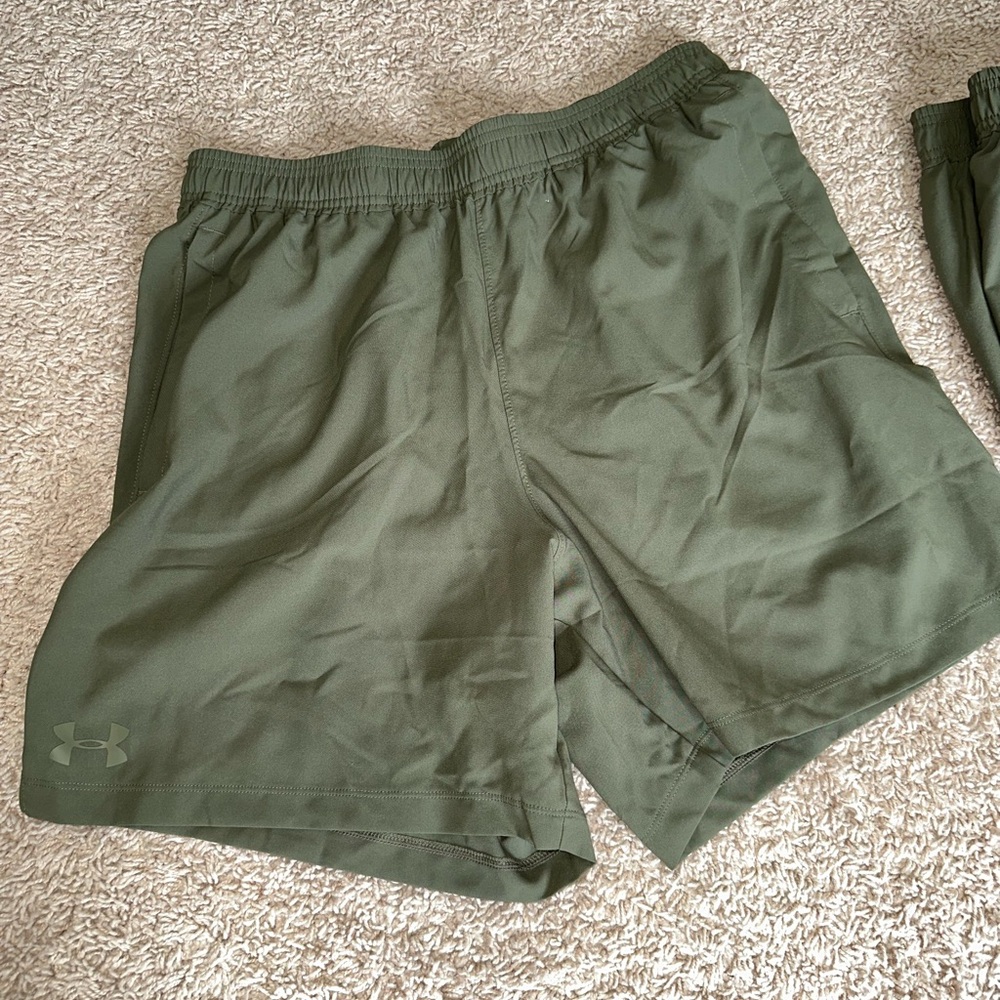 Under Armour Men's Green Athletic Shorts